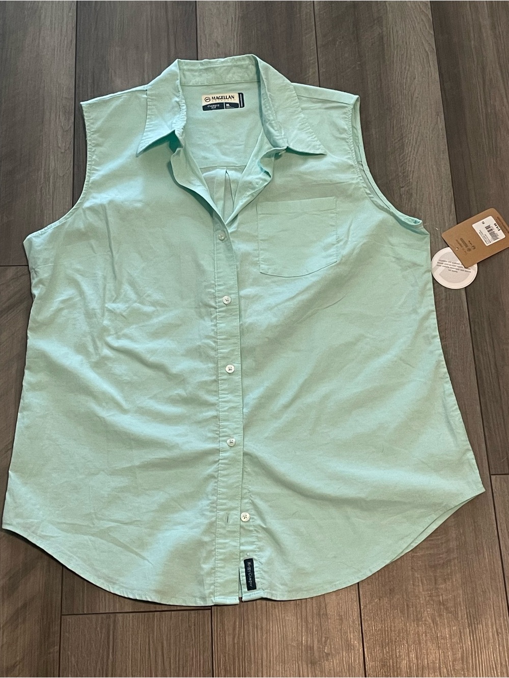 Magellan Outdoors Women's Sleeveless Button-Down Shirt in Mint